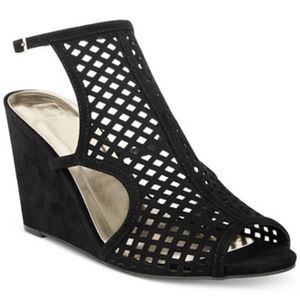 Material Girl Womens Kinzley Fabric Peep Toe